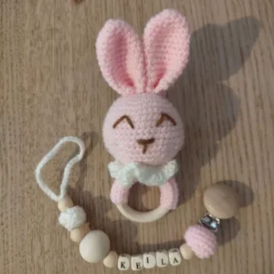Ensemble naissance - hochet + attache tétine lapin rose