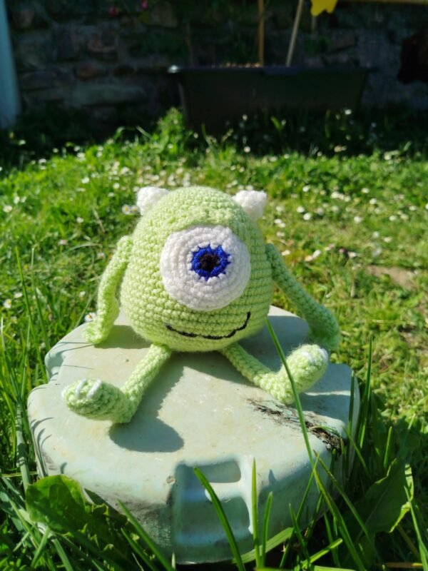 monstre et cie au crochet de loin