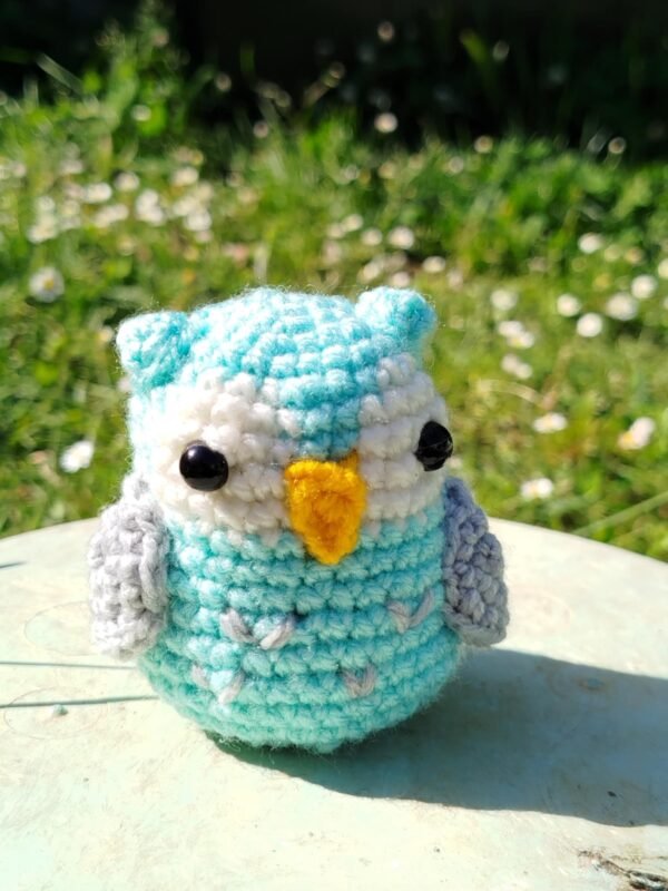 hibou au crochet de face