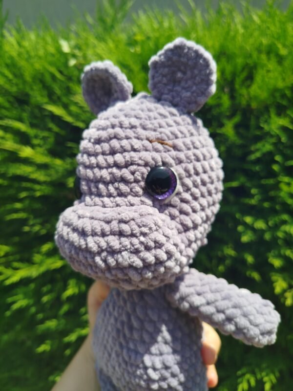 hippopotame au crochet de profil